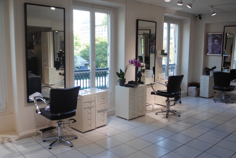 coiffure-ROURE-min_floor-home-office-property-living-room-room-781228-pxhere.com